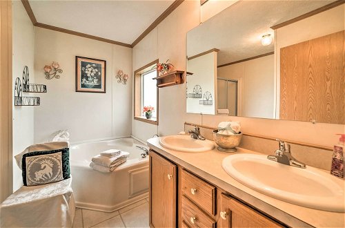 Photo 21 - Warm & Inviting Family Home - 2 Mi to Golf Course