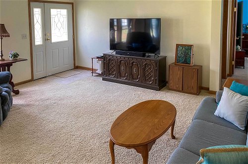 Photo 11 - Warm & Inviting Family Home - 2 Mi to Golf Course
