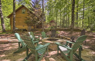 Foto 1 - Sapphire Log Cabin w/ Wraparound Deck + Fire Pit