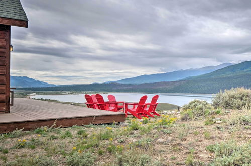 Photo 6 - Breathtaking Lake-view Retreat w/ On-site Hiking