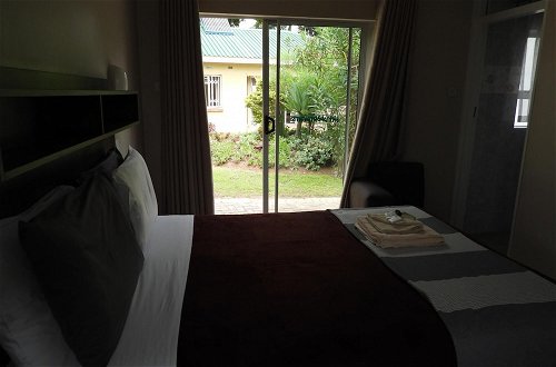 Photo 3 - 2 Bedroomed Apartment With En-suite and Kitchenette - 2066