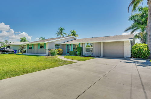 Foto 27 - Canalfront Home w/ Dock & Pool: 5 Mi to Ft Myers