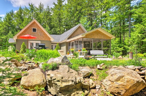 Photo 25 - Waterfront Great Pond Cottage w/ Hot Tub & Deck