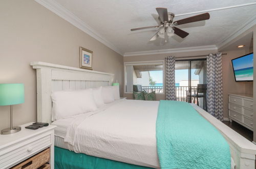 Photo 7 - Sea Forever Cozy Oceanfront Condo