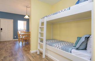 Photo 3 - Charming Family Condo Sleeps 6 Next to Beach