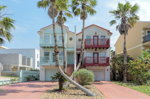 Photo 50 - 3-level Townhome w/ Private Pool & Close to Beach