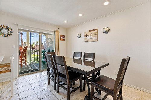 Photo 24 - 3-level Townhome w/ Private Pool & Close to Beach