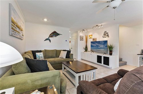 Photo 14 - 3-level Townhome w/ Private Pool & Close to Beach