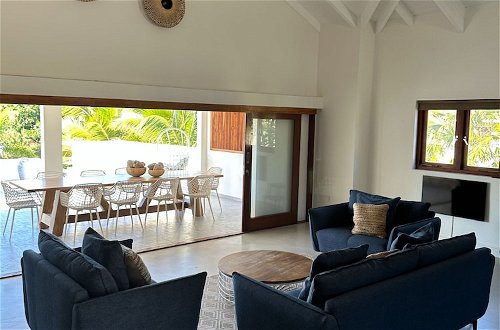 Photo 13 - Luxurious Villa Blou, Steps From Beach Jan Thiel