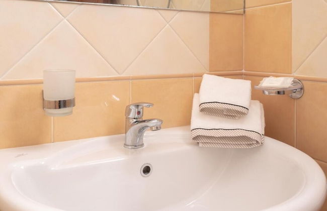 Stylish Residence Le Fontane 2 Bed Apartment Sleeps 6-7 - Foto 19