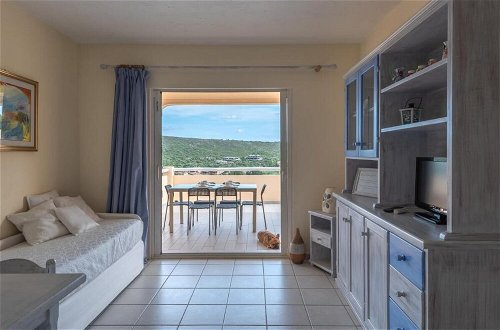 Foto 17 - Fantastico Baia de Bahas Residence Sea View 2 Bedroom Sleeps 6