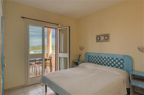 Photo 10 - Fantastico Baia de Bahas Residence Sea View 2 Bedroom Sleeps 6
