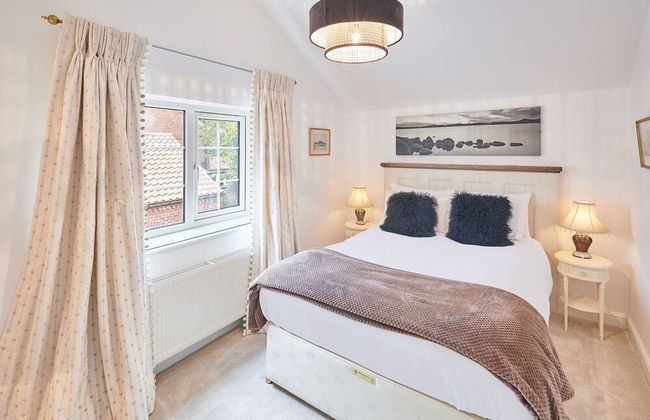 Host Stay Rose Cottage - Photo 1