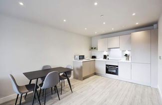 Photo 3 - Seven Living Residences Slough - Luxury Apartments