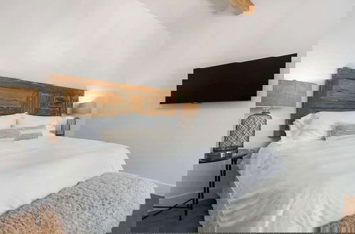 Photo 2 - The Stables Suite Two