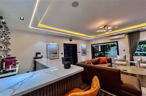 Photo 19 - Luxury, Contemporary 4-bed Apartment in Ikoyi
