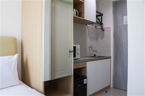 Foto 10 - Cozy Stay Studio No Kitchen At Osaka Riverview Pik 2 Apartmet