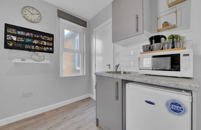 Captivating 1-bed Studio in West Drayton - Foto 8