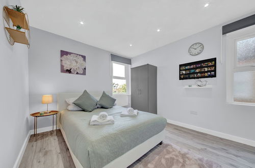 Foto 1 - Captivating 1-bed Studio in West Drayton