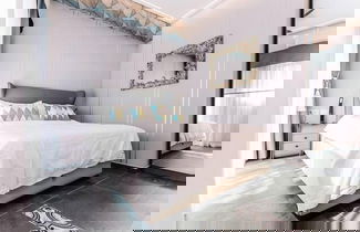 Photo 3 - King's rooftop suites