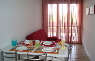 Photo 2 - Colourful Flat Next to the Beach - Beahost Rentals