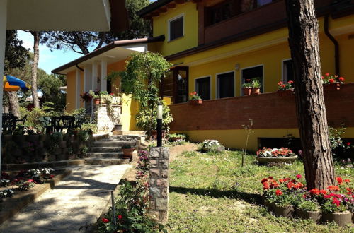 Photo 1 - Cozy Villa With Large Garden Near the Beach