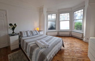 Photo 3 - Peaceful Well Equipped Flat Near Central London