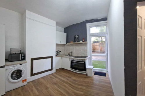 Photo 6 - Peaceful Well Equipped Flat Near Central London