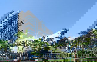 Photo 1 - Cozy apt from Downtown Doral Park