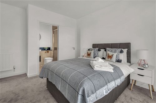 Photo 5 - Brent Cross Serviced Apartments