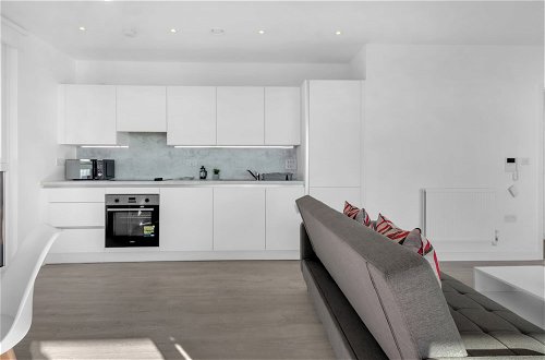 Photo 8 - Brent Cross Serviced Apartments