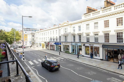 Photo 28 - Sleek & Stylish 1BD Flat w/ Balcony - Kings Road