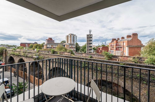 Photo 22 - Modern Brixton Jewel Apartment