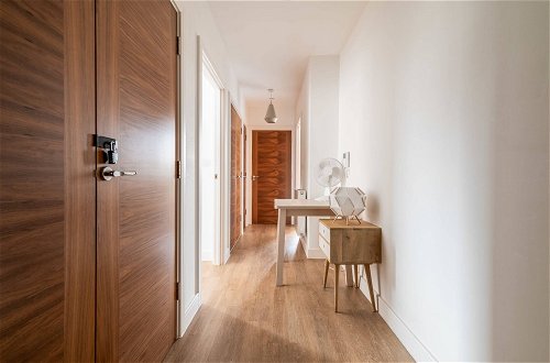 Photo 15 - Modern Brixton Jewel Apartment