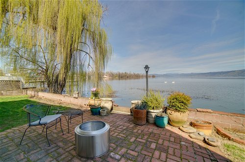 Foto 1 - Waterfront Lakeport Rental Home w/ Private Dock