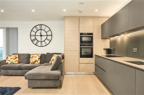 Foto 1 - Impeccable 3-bed Apartment in London