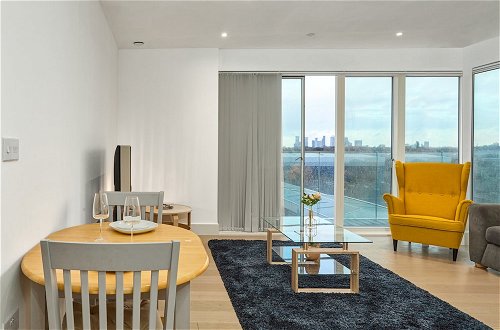 Foto 13 - Impeccable 3-bed Apartment in London