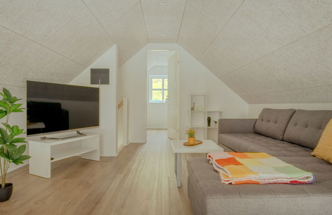 Dahlastova | Stunning Boathouse | Bay View | 3Br - Photo 16