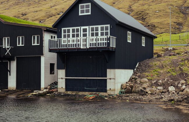 Dahlastova | Stunning Boathouse | Bay View | 3Br - Photo 1