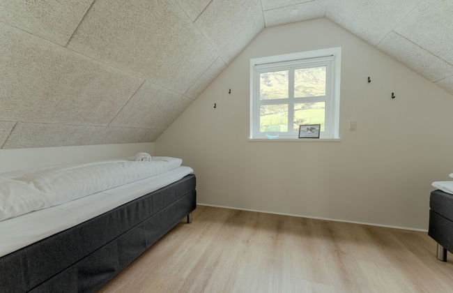 Dahlastova | Stunning Boathouse | Bay View | 3Br - Photo 7