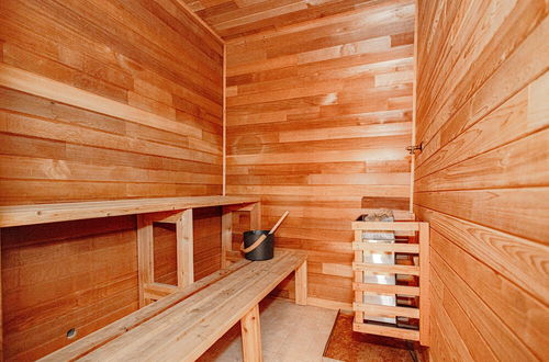 Photo 13 - The Great Escape 2 Bdrm w Private Sauna