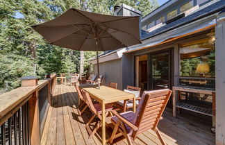 Photo 1 - Expansive Tahoe Donner House With Hot Tub