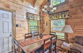 Foto 2 - Maggie Valley Family Cabin w/ Porch & Fire Pit