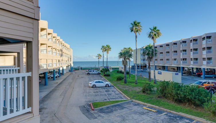 Photo 1 - Corpus Christi Condo w/ Balcony & Beach Views