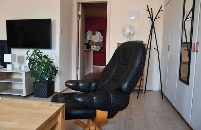Lovely Town Apartment - Sleeps 5, Parking & Garden - Photo 6
