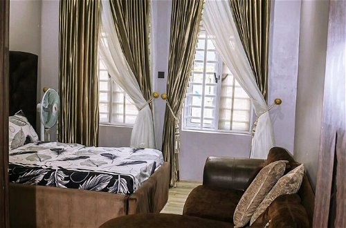 Photo 2 - Remarkable 3-bed Villa in Ajah Ogombo