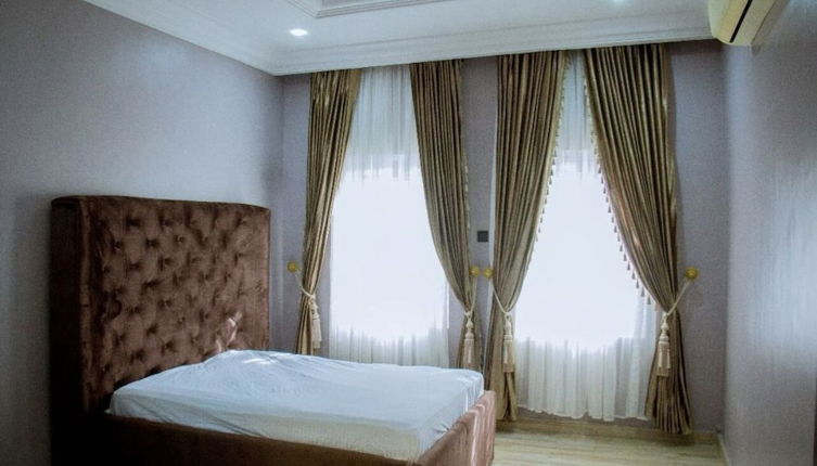 Photo 1 - Remarkable 3-bed Villa in Ajah Ogombo