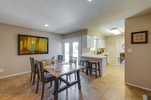 Photo 9 - Charming Tempe Home w/ Pool & Putting Green