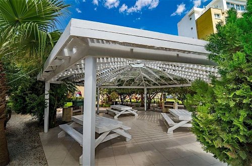 Foto 12 - Amelius Pool Apartment in Caesar Resort