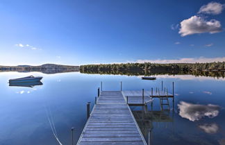 Foto 1 - Lakefront Home With Deck, Dock, & Water Access